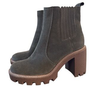 Gianni bini boots Suede leather upper Chunky lug sole Heel size 9